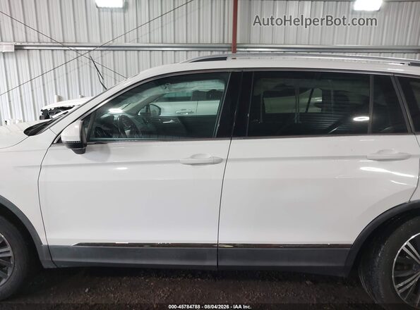 3VV2B7AX3JM086590 2018 VOLKSWAGEN TIGUAN White Widok wnętrza 360 stopni