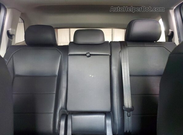 3VV2B7AX3LM013982 2020 VOLKSWAGEN TIGUAN Серый Вид задних сидений