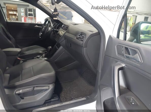 3VV2B7AX3MM024739 2021 VOLKSWAGEN TIGUAN White Սալոնի դիմացի տեսք