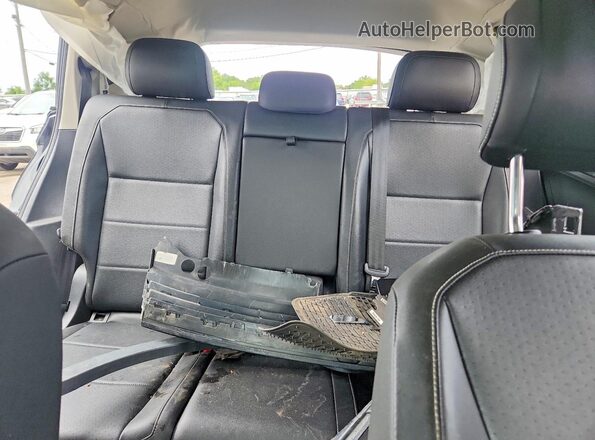 3VV2B7AX3MM077537 2021 VOLKSWAGEN TIGUAN Black Widok tylnych siedzeń