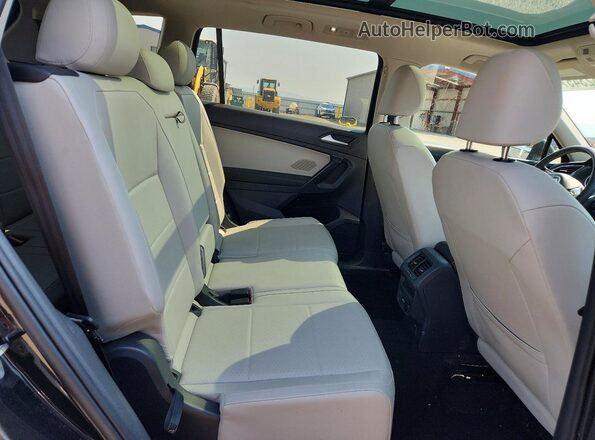 3VV2B7AX3MM095472 2021 VOLKSWAGEN TIGUAN Black Вид задньої частини салону