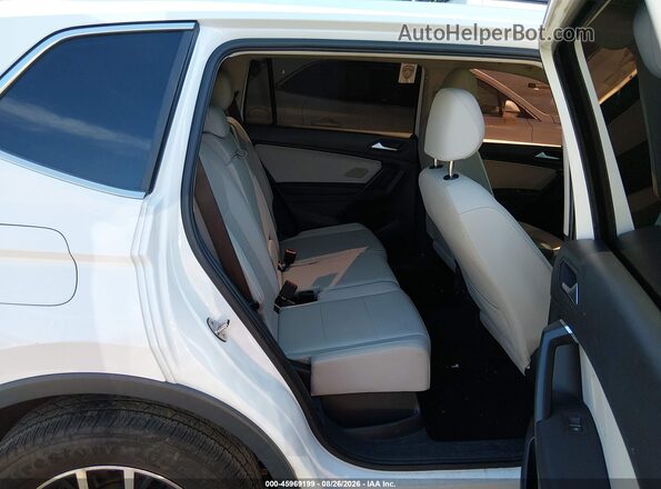 3VV2B7AX3MM110424 2021 VOLKSWAGEN TIGUAN White VIN sticker view