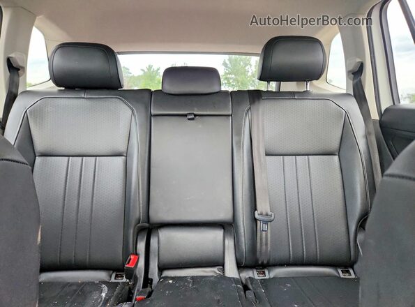 3VV2B7AX3NM129752 2022 VOLKSWAGEN TIGUAN White უკანა სავარძლების ხედი
