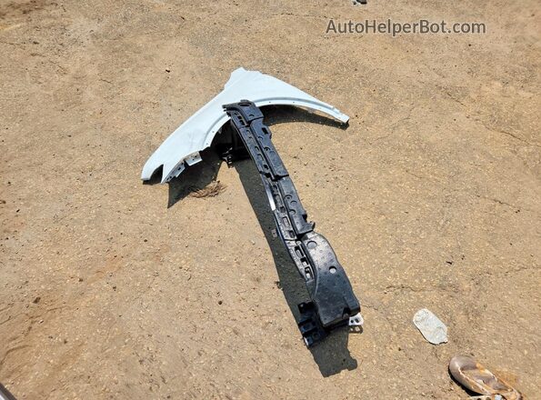 3VV2B7AX4JM087652 2018 VOLKSWAGEN TIGUAN White Widok komory silnika