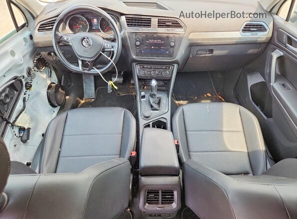 3VV2B7AX4JM087652 2018 VOLKSWAGEN TIGUAN White Widok deski rozdzielczej