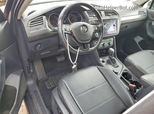 3VV2B7AX4KM005128 2019 VOLKSWAGEN TIGUAN Gray Widok deski rozdzielczej