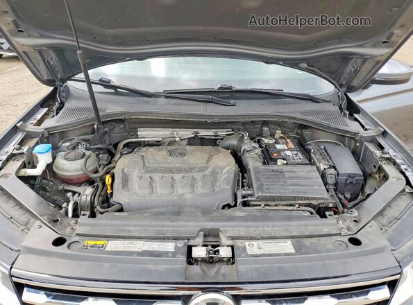 3VV2B7AX4KM005128 2019 VOLKSWAGEN TIGUAN Gray Widok komory silnika