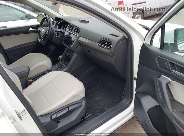3VV2B7AX4KM038968 2019 VOLKSWAGEN TIGUAN Белый Вид салона спереди