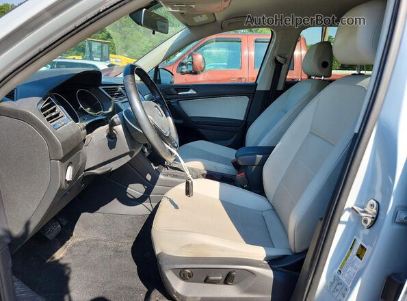 3VV2B7AX4KM055284 2019 VOLKSWAGEN TIGUAN Two Tone წინა სალონის ხედი