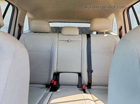 3VV2B7AX4KM055284 2019 VOLKSWAGEN TIGUAN Two Tone უკანა სავარძლების ხედი