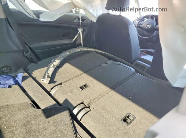 3VV2B7AX4MM122775 2021 VOLKSWAGEN TIGUAN Silver Սալոնի հետևի տեսք