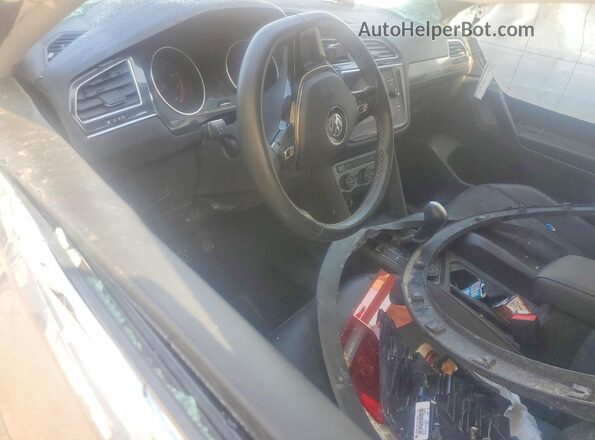 3VV2B7AX4MM122775 2021 VOLKSWAGEN TIGUAN Silver Առջևի վահանակի տեսք