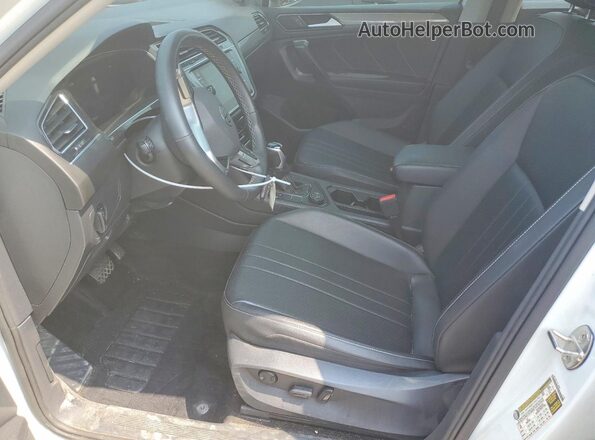 3VV2B7AX4NM131025 2022 VOLKSWAGEN TIGUAN White Вид салону спереду