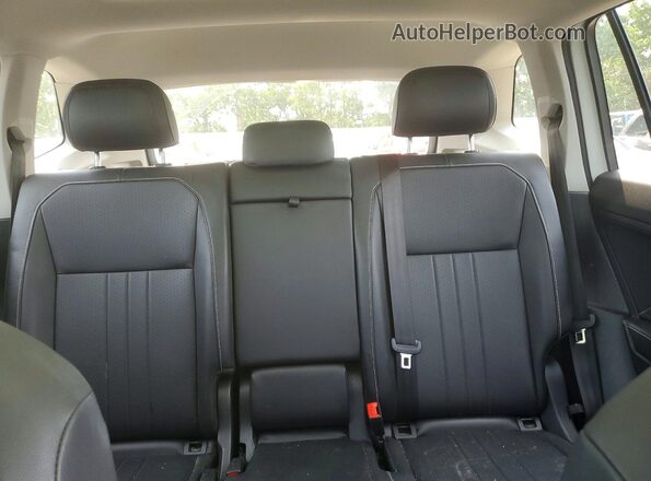 3VV2B7AX4NM131025 2022 VOLKSWAGEN TIGUAN White Вид задніх сидінь