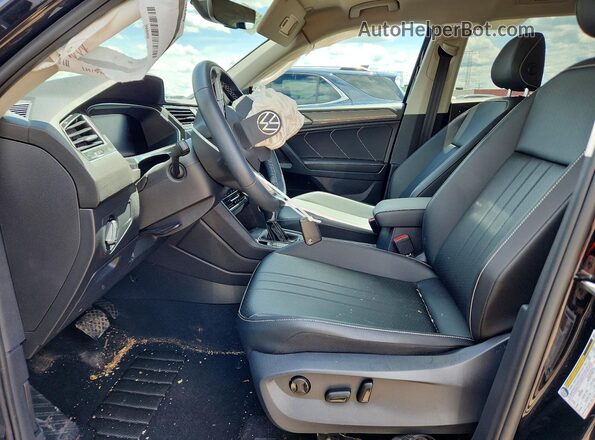 3VV2B7AX4NM174425 2022 VOLKSWAGEN TIGUAN Черный Вид салона спереди