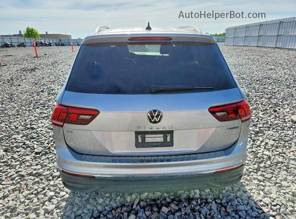 3VV2B7AX4RM063279 2024 VOLKSWAGEN TIGUAN Silver Вид ззаду