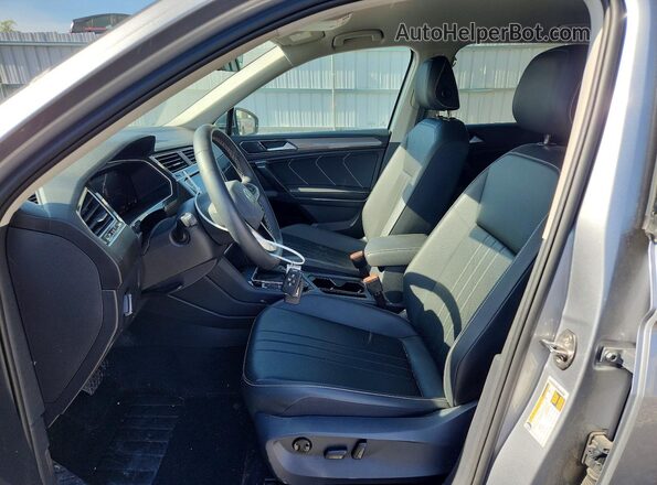 3VV2B7AX4RM063279 2024 VOLKSWAGEN TIGUAN Silver Вид салону спереду