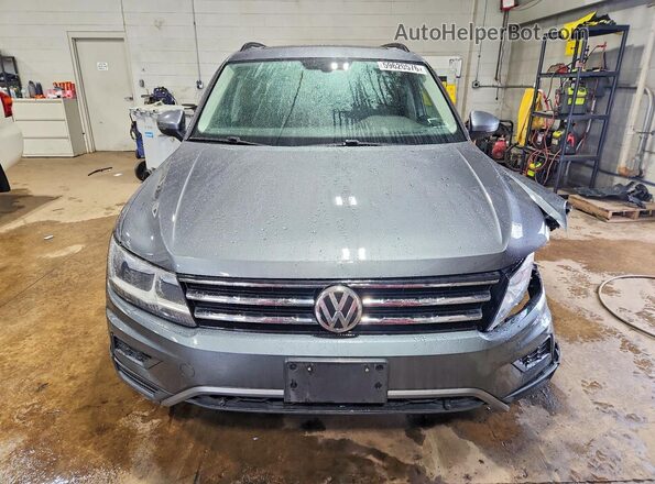 3VV2B7AX5JM048794 2018 VOLKSWAGEN TIGUAN Серый Вид спереди