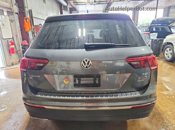 3VV2B7AX5JM048794 2018 VOLKSWAGEN TIGUAN Серый Вид сзади