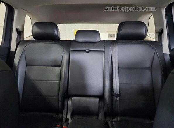3VV2B7AX5JM048794 2018 VOLKSWAGEN TIGUAN Серый Вид задних сидений