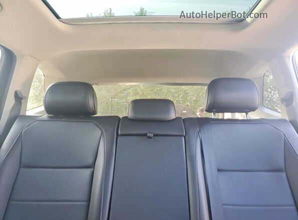 3VV2B7AX5JM105673 2018 VOLKSWAGEN TIGUAN Black Вид задніх сидінь