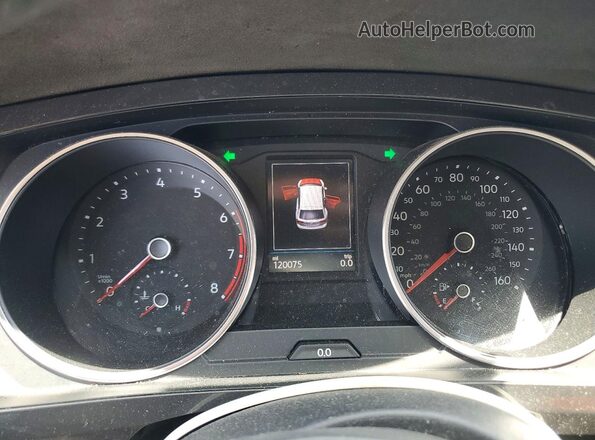 3VV2B7AX5JM155246 2018 VOLKSWAGEN TIGUAN Green ხელსაწყოთა პანელის ხედი