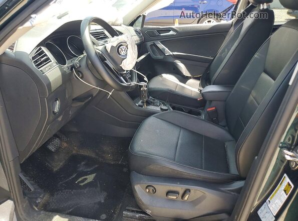 3VV2B7AX5JM155246 2018 VOLKSWAGEN TIGUAN Green წინა სალონის ხედი
