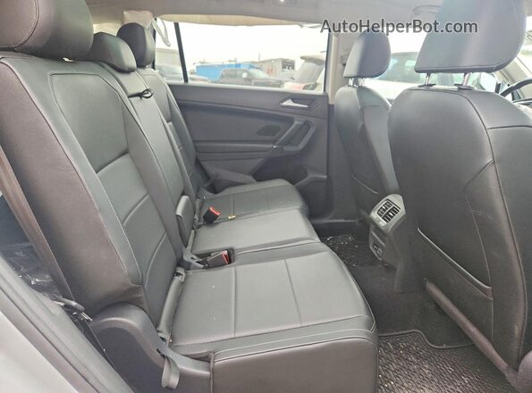 3VV2B7AX5JM222184 2018 VOLKSWAGEN TIGUAN White Вид задньої частини салону