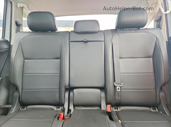 3VV2B7AX5JM222184 2018 VOLKSWAGEN TIGUAN White Вид задніх сидінь