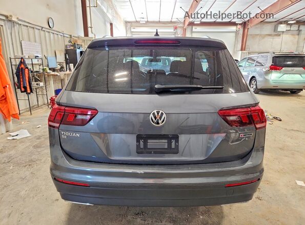 3VV2B7AX5KM120434 2019 VOLKSWAGEN TIGUAN Gray Rear view