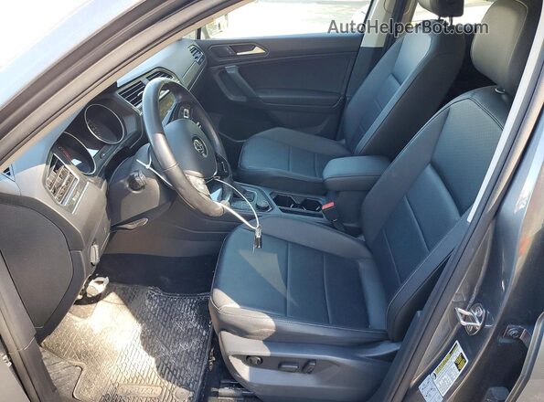 3VV2B7AX5KM169326 2019 VOLKSWAGEN TIGUAN Серый Вид салона спереди