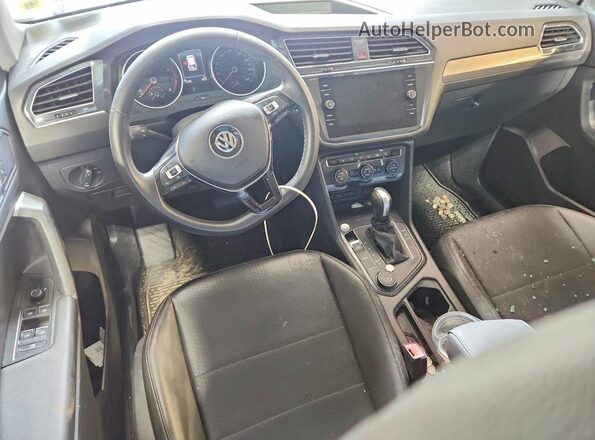 3VV2B7AX5LM067574 2020 VOLKSWAGEN TIGUAN White Vista del salpicadero