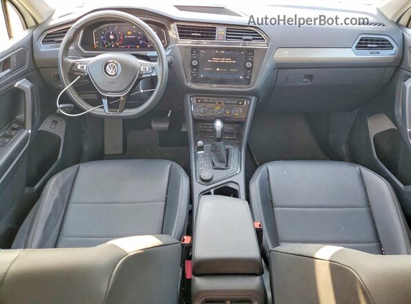 3VV2B7AX5LM069521 2020 VOLKSWAGEN TIGUAN Белый Вид панели приборов