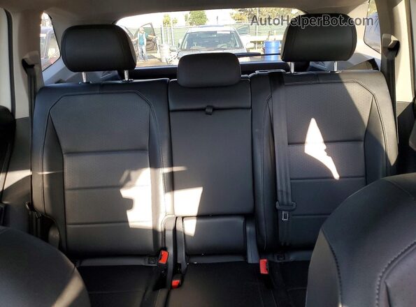 3VV2B7AX5LM069521 2020 VOLKSWAGEN TIGUAN Белый Вид задних сидений