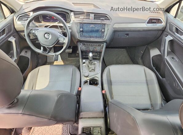 3VV2B7AX5LM121360 2020 VOLKSWAGEN TIGUAN Gray წინა პანელის ხედი