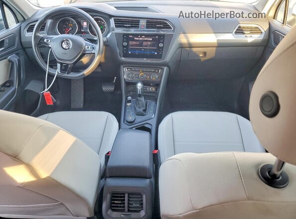 3VV2B7AX5MM086613 2021 VOLKSWAGEN TIGUAN White Dashboard view