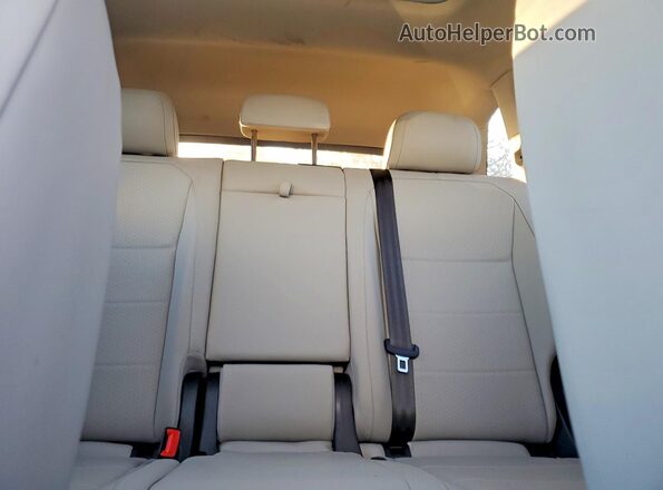 3VV2B7AX5MM086613 2021 VOLKSWAGEN TIGUAN White Rear seats view