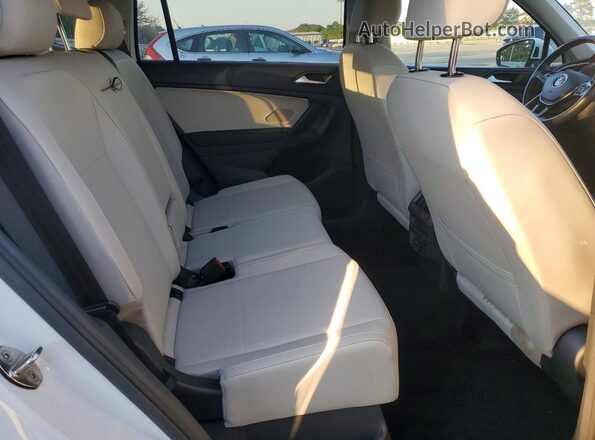 3VV2B7AX5MM086613 2021 VOLKSWAGEN TIGUAN White Rear interior view
