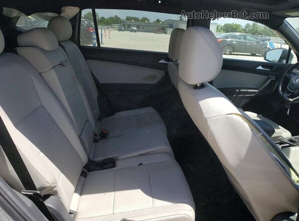 3VV2B7AX5MM130822 2021 VOLKSWAGEN TIGUAN Silver Vista interior trasera
