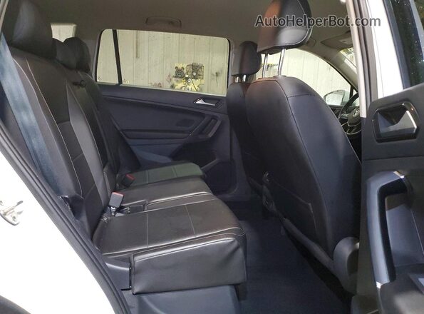 3VV2B7AX6JM003802 2018 VOLKSWAGEN TIGUAN White Vista interior trasera