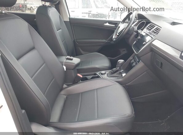 3VV2B7AX6JM079388 2018 VOLKSWAGEN TIGUAN White Vista interior delantera