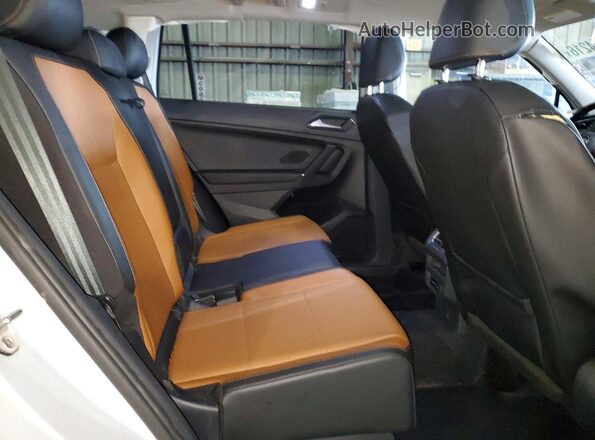 3VV2B7AX6JM169091 2018 VOLKSWAGEN TIGUAN White Հետևի նստատեղերի տեսք