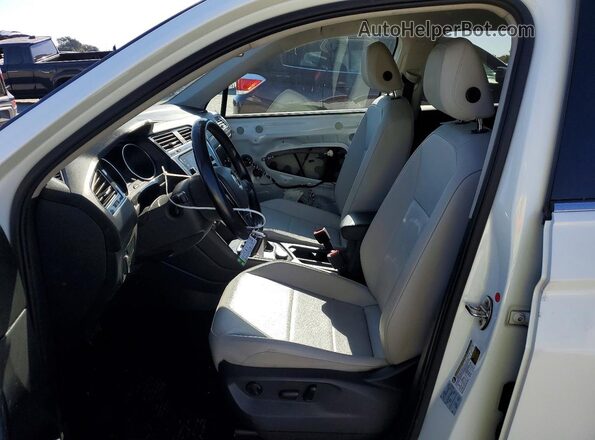 3VV2B7AX6JM220217 2018 VOLKSWAGEN TIGUAN White Սալոնի դիմացի տեսք