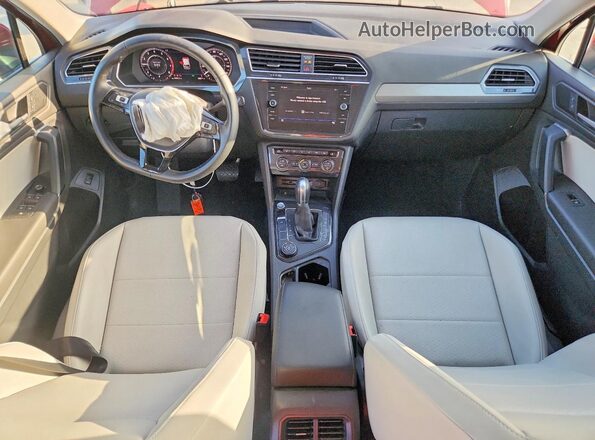 3VV2B7AX6KM006877 2019 VOLKSWAGEN TIGUAN Red Dashboard view