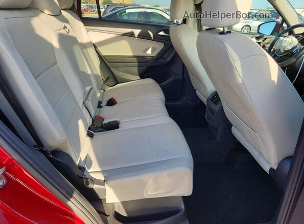 3VV2B7AX6KM006877 2019 VOLKSWAGEN TIGUAN Red Rear seats view