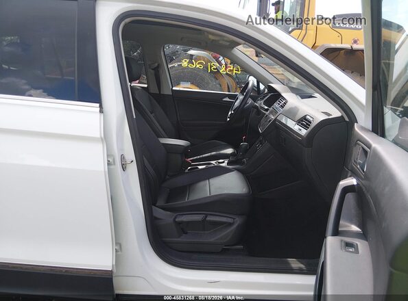 3VV2B7AX6KM059367 2019 VOLKSWAGEN TIGUAN White Front interior view