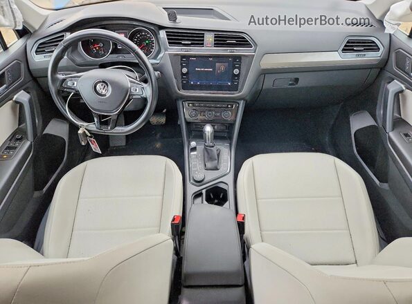 3VV2B7AX6KM153233 2019 VOLKSWAGEN TIGUAN Blue Vista del salpicadero