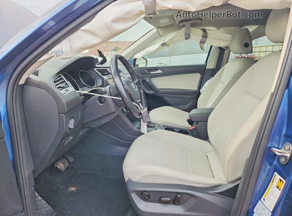 3VV2B7AX6KM153233 2019 VOLKSWAGEN TIGUAN Blue Vista interior delantera