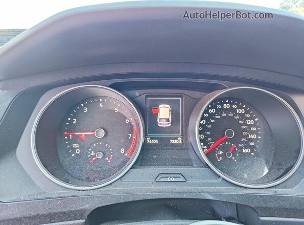 3VV2B7AX6LM010591 2020 VOLKSWAGEN TIGUAN Black Instrument cluster view
