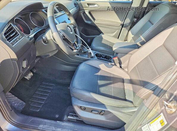3VV2B7AX6LM076008 2020 VOLKSWAGEN TIGUAN Серый Вид салона спереди